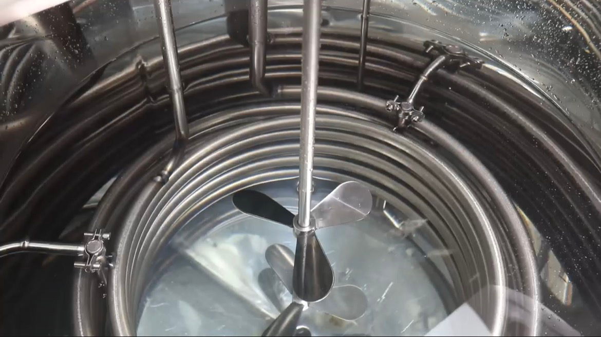 300L Perfume Making Machine Fragrance Mixing Chilling Circulating Filter Mixer — overall machine view